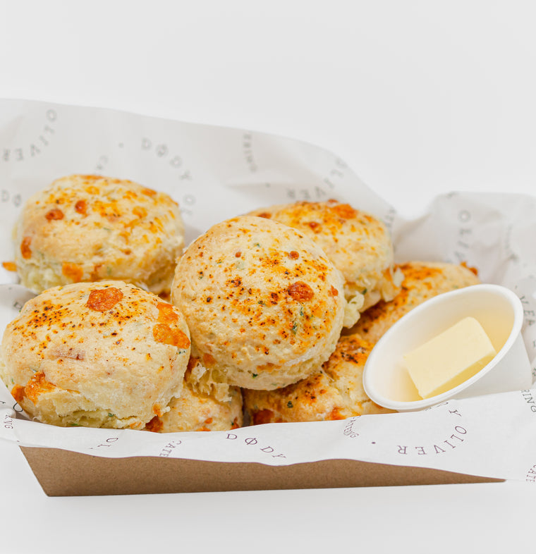 English Cheddar, Chive & Espelette Scone